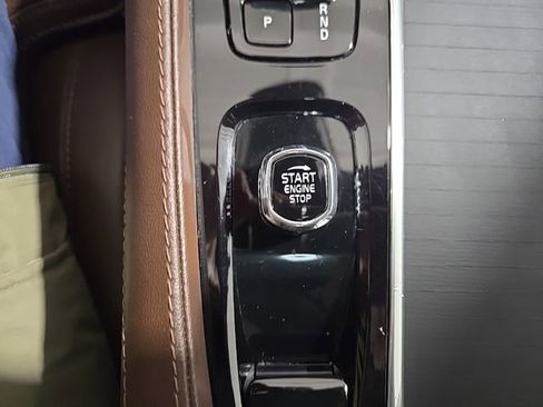 Used 2023 Volvo XC90 B6 Ultimate w/ Protection Package Premier image 12