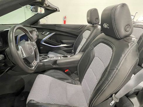 Used 2018 Chevrolet Camaro SS RWD image 52
