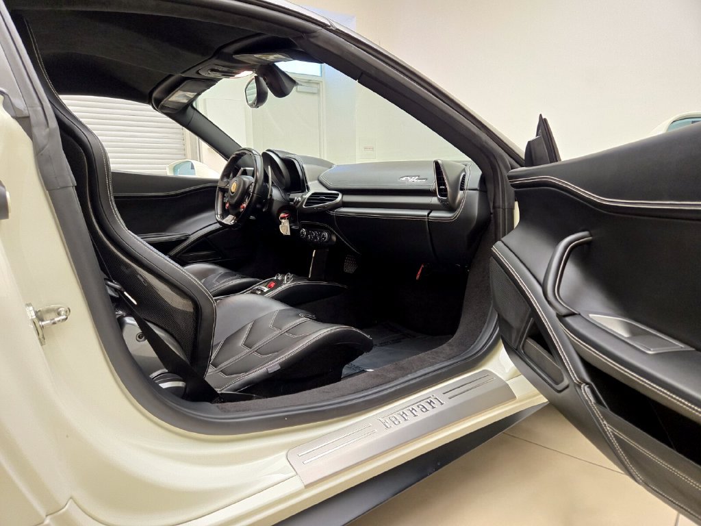 Used 2013 Ferrari 458 Spider RWD image 26