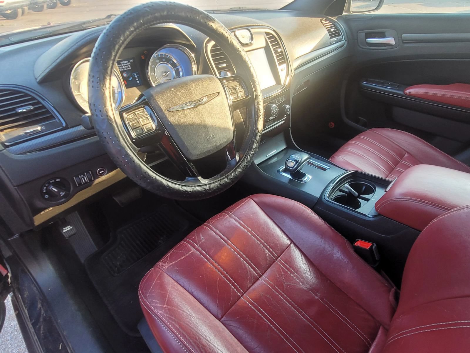 Used 2013 Chrysler 300 S RWD image 5