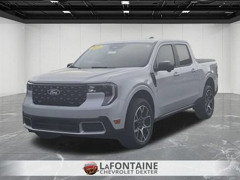 Used 2025 Ford Maverick Lariat w/ 4K Tow Package AWD/4WD image 1