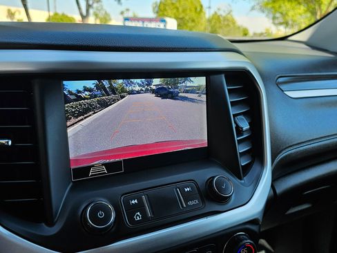 Used 2020 GMC Acadia SLT image 32