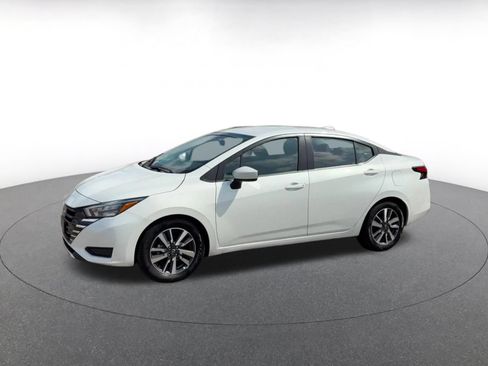 Used 2025 Nissan Versa SV FWD image 6