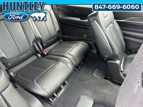 Used 2023 Jeep Grand Cherokee L Limited w/ Luxury Tech Group II AWD/4WD image 15