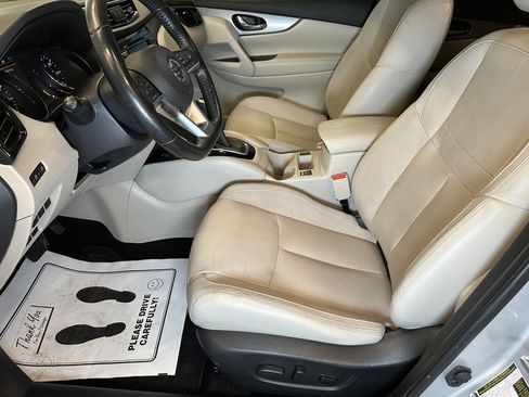 Used 2020 Nissan Rogue Sport SL w/ Premium Package FWD image 19