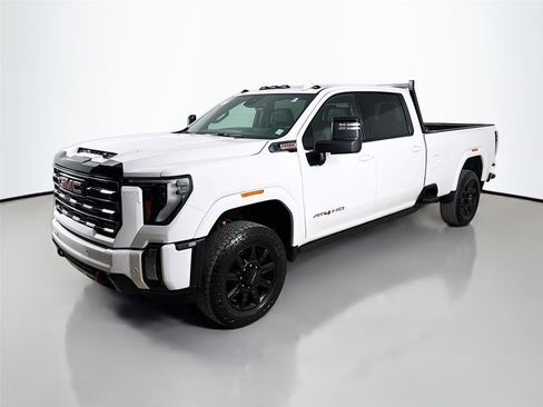 Used 2024 GMC Sierra 3500 AT4 w/ AT4 Premium Plus Package image 4