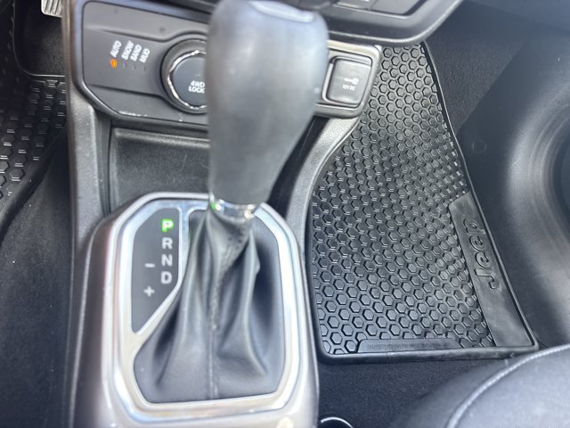 Used 2022 Jeep Renegade Latitude AWD/4WD image 35