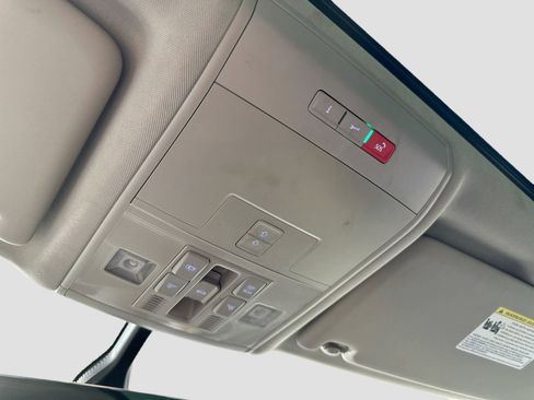 Certified 2022 Volkswagen Atlas SE image 16