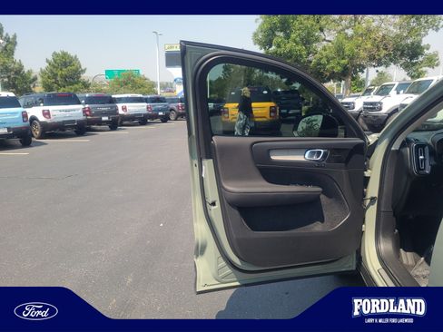 Used 2023 Volvo XC40 B5 Ultimate w/ Climate Package AWD/4WD image 13