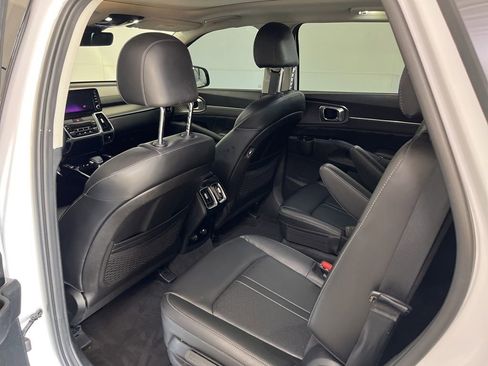 Used 2023 Kia Sorento SX AWD/4WD image 28