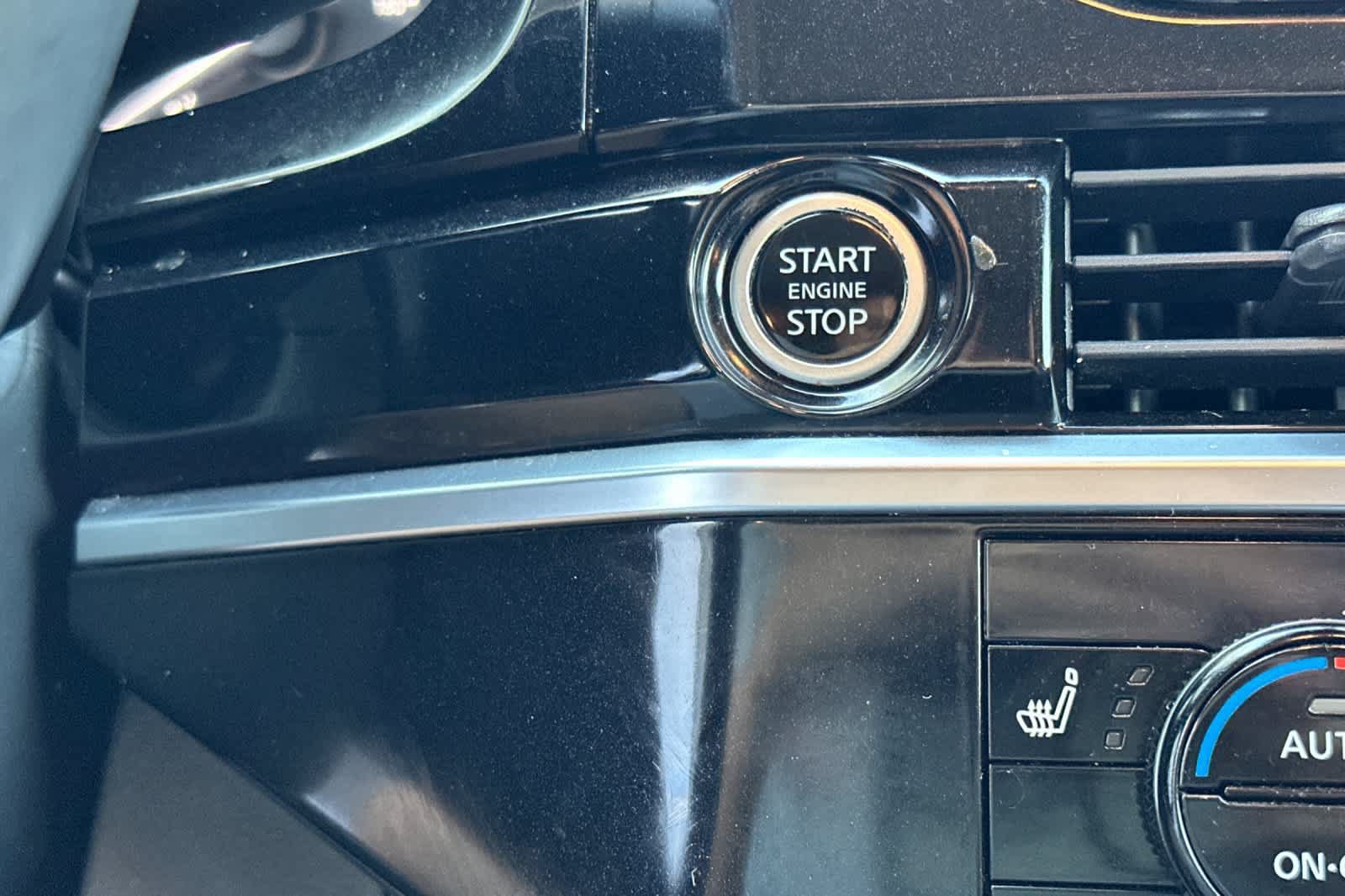 Certified 2022 Nissan Pathfinder SL w/ SL Premium Package FWD image 29