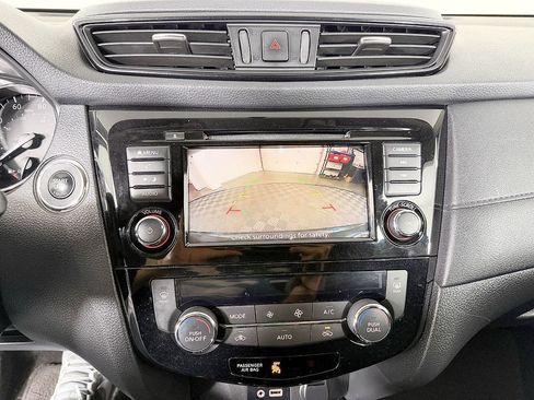 Used 2018 Nissan Rogue SV AWD/4WD image 53