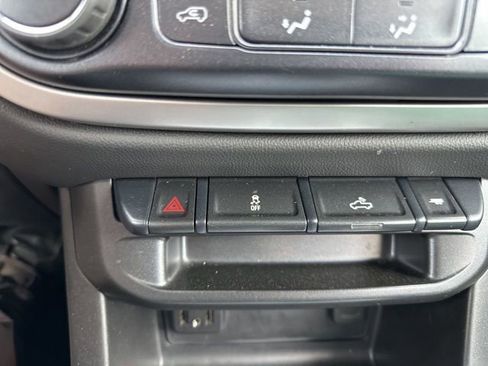 Used 2020 Chevrolet Colorado LT image 11