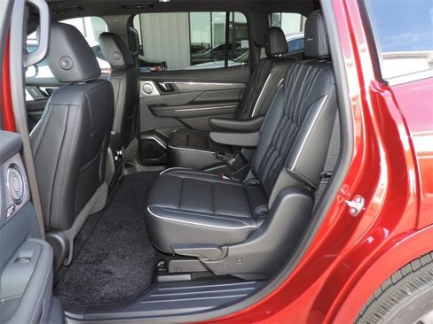 New 2026 Buick Enclave Avenir image 17