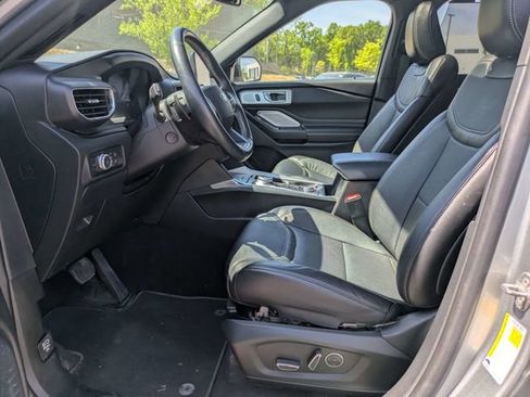 Used 2020 Ford Explorer ST w/ ST Street Pack image 23