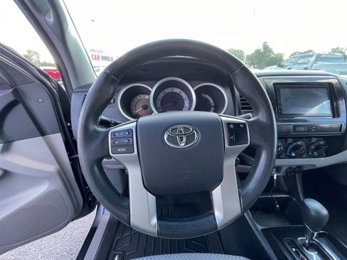 Used 2012 Toyota Tacoma PreRunner image 15