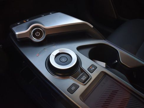 Used 2024 Kia EV6 Wind image 28