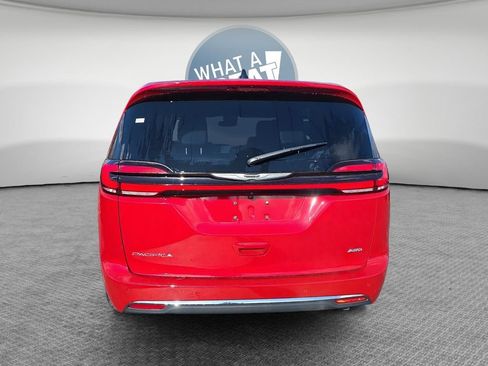 New 2026 Chrysler Pacifica Select image 5