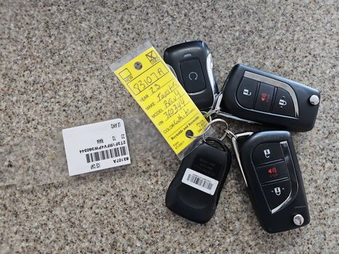Used 2023 Toyota RAV4 LE AWD/4WD image 15