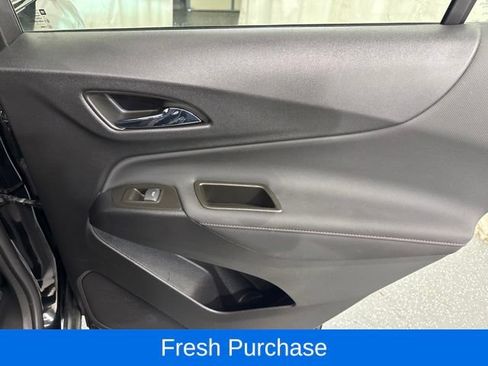 Used 2023 Chevrolet Equinox RS FWD image 11