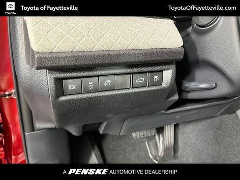 Used 2026 Toyota Camry XLE FWD image 32