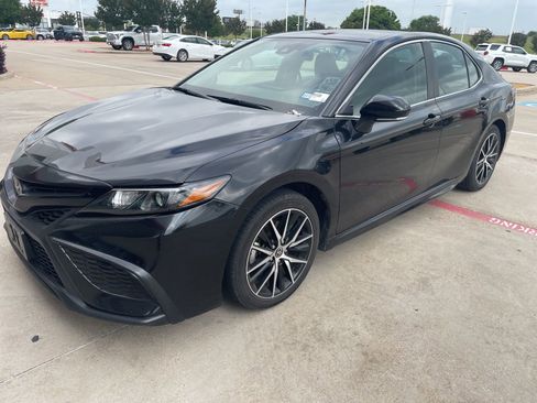 Used 2024 Toyota Camry SE w/ Cold Weather Package FWD image 26