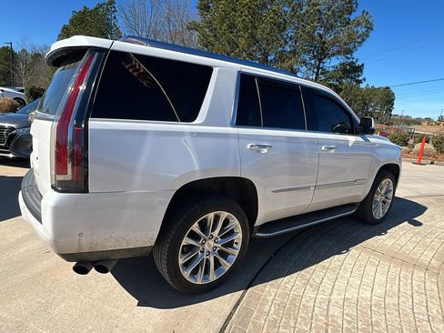 Used 2020 Cadillac Escalade Premium Luxury image 8