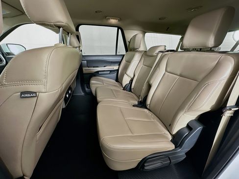 Used 2024 Ford Expedition Max XLT image 28