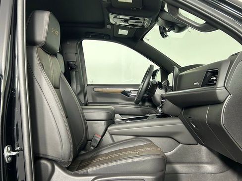 Used 2025 Chevrolet Tahoe High Country image 10