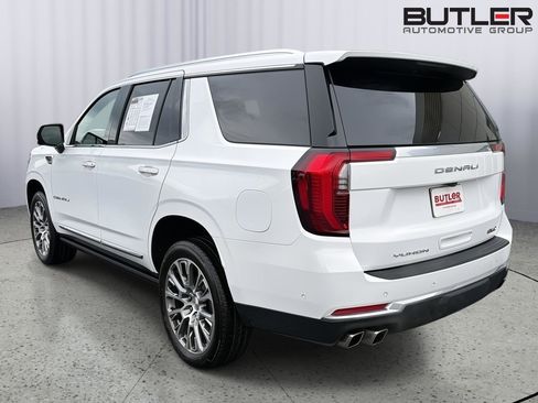 Used 2025 GMC Yukon Denali w/ Sun & Power Step Package RWD image 4