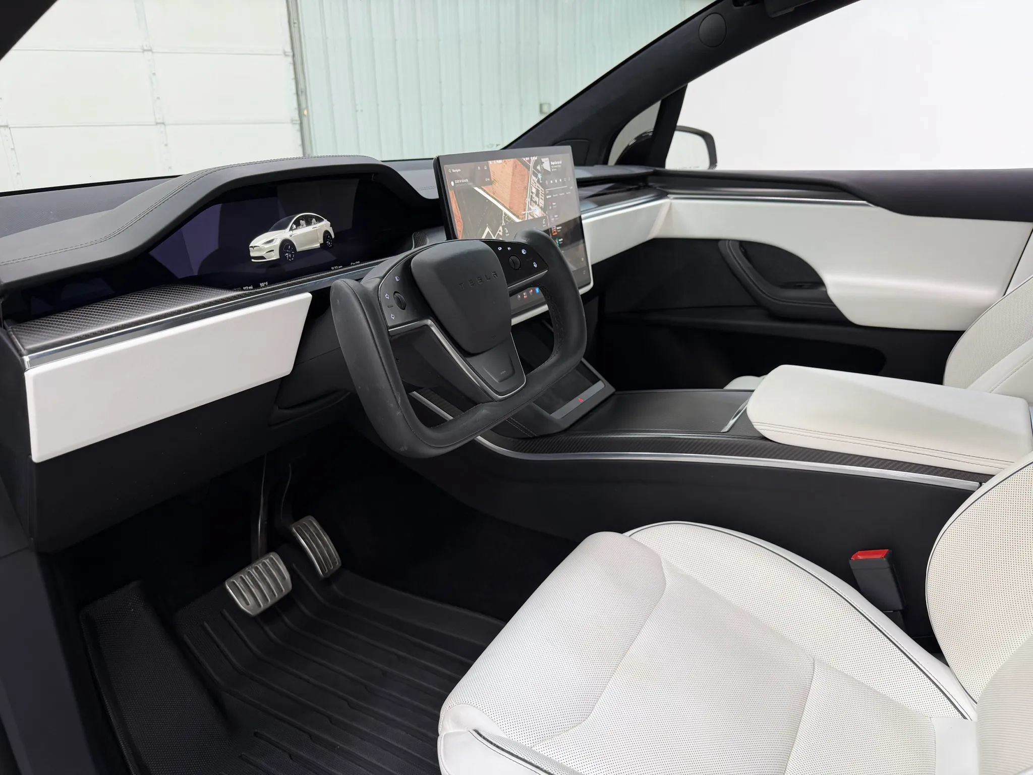 Used 2022 Tesla Model X Plaid AWD/4WD image 12