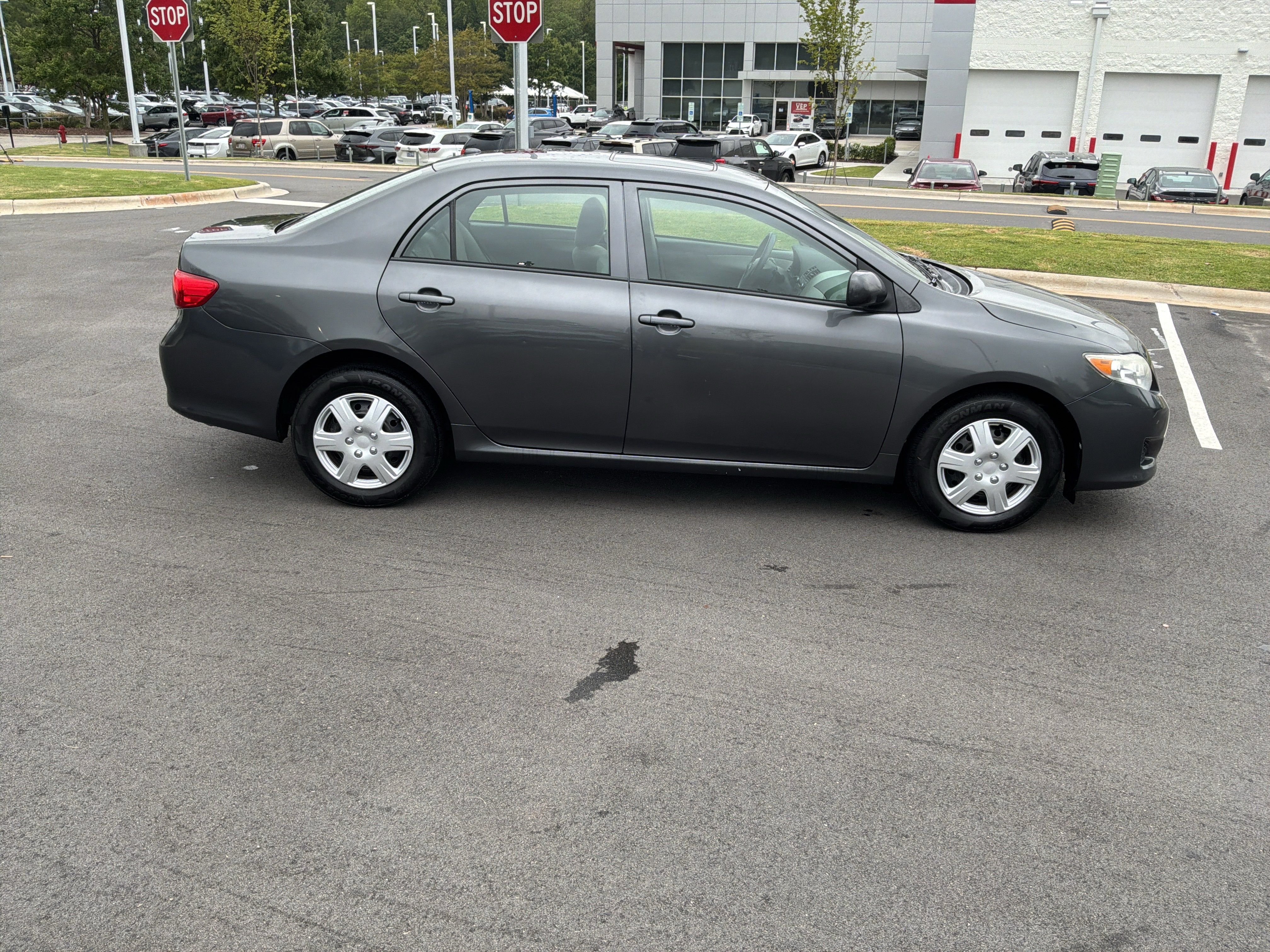 Used 2010 Toyota Corolla LE w/ All Weather Guard Pkg FWD image 11
