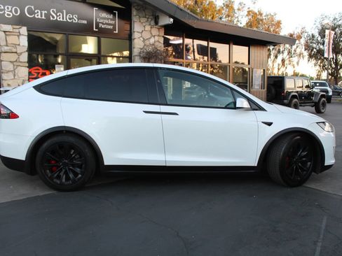 Used 2018 Tesla Model X 75D AWD/4WD image 6