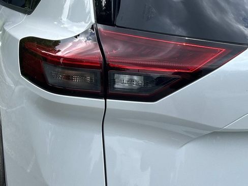 Certified 2025 Nissan Rogue Platinum w/ Platinum Premium Package FWD image 13