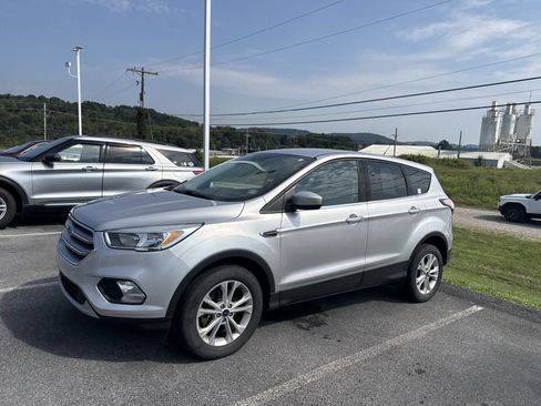 Used 2017 Ford Escape SE AWD/4WD image 7