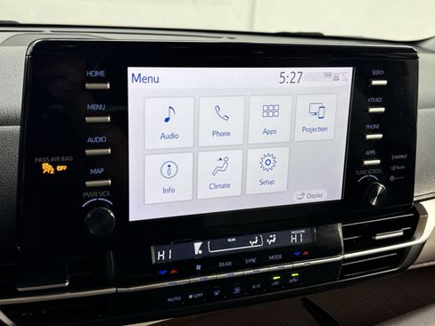 Used 2024 Toyota Sienna LE FWD image 30