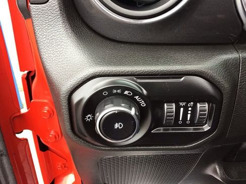 Used 2022 Jeep Wrangler Unlimited Sport image 16