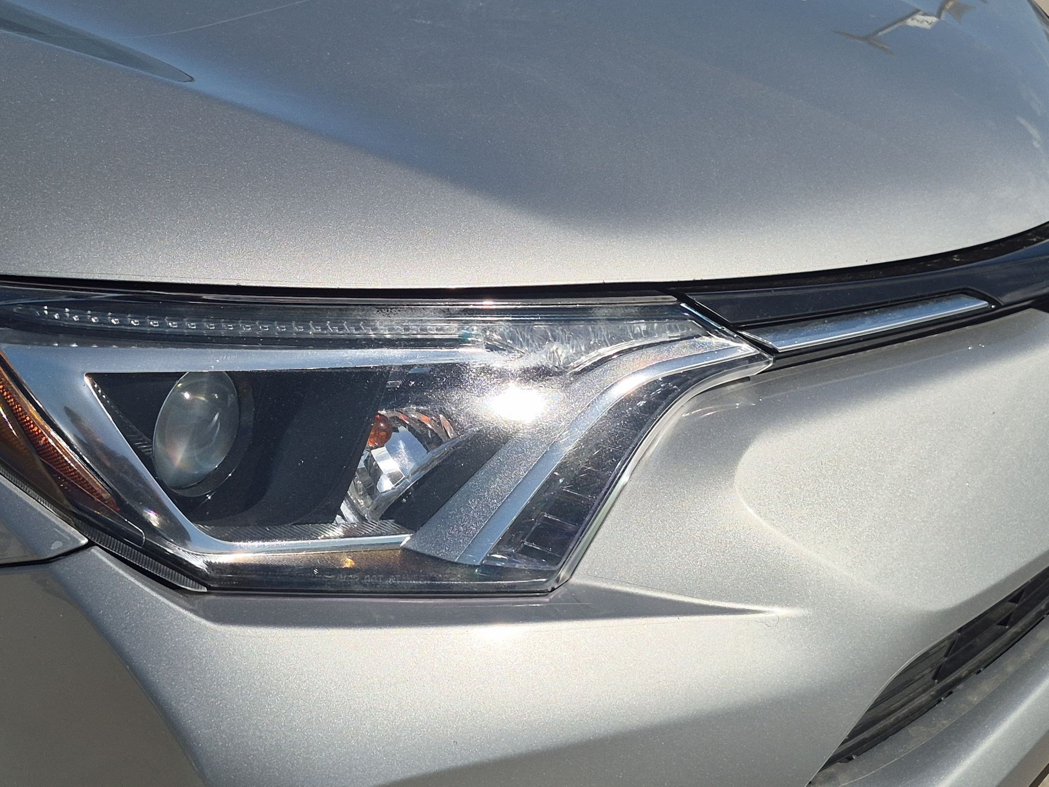 Used 2018 Toyota RAV4 XLE AWD/4WD image 10