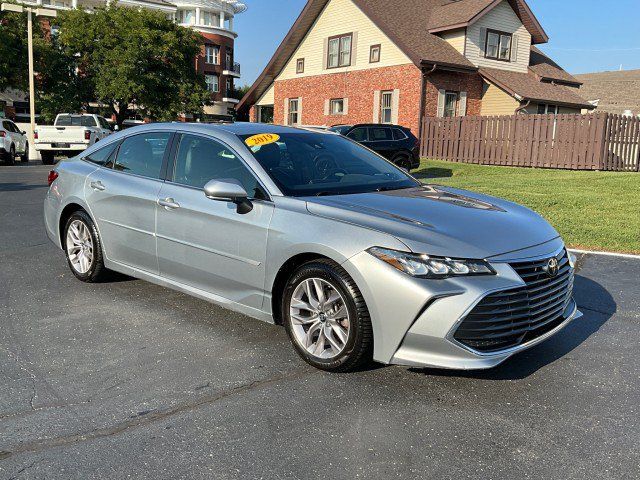 Used 2019 Toyota Avalon XLE w/ Moonroof Package FWD image 33