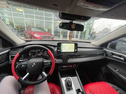 Used 2022 Mitsubishi Outlander SEL FWD image 13
