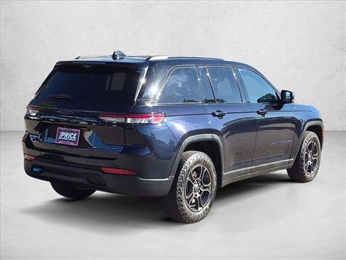 Used 2024 Jeep Grand Cherokee Trailhawk w/ Advanced Protech Group II AWD/4WD image 5