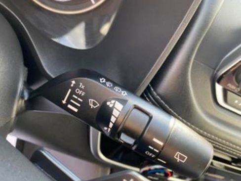 Used 2022 Nissan Rogue SV image 21