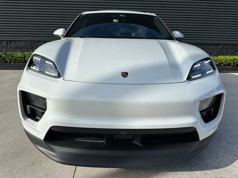 Used 2025 Porsche Macan 4S Electric image 8