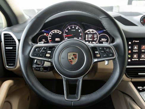 Used 2023 Porsche Cayenne Platinum Edition AWD/4WD image 13