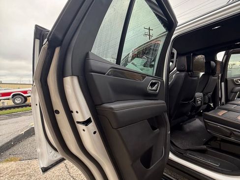 Used 2021 GMC Yukon AT4 w/ AT4 Premium Package image 37