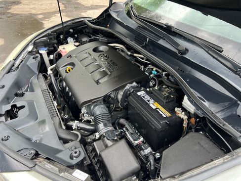 Used 2021 Toyota C-HR LE FWD image 32