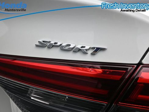 Used 2023 Honda Civic Sport image 12
