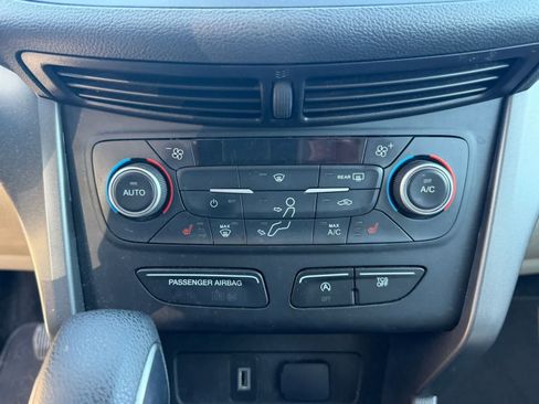 Used 2018 Ford Escape SE FWD image 16