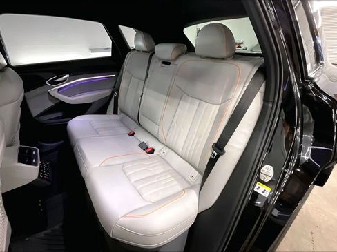 Used 2024 Audi Q8 e-tron Prestige w/ Prestige Package image 27