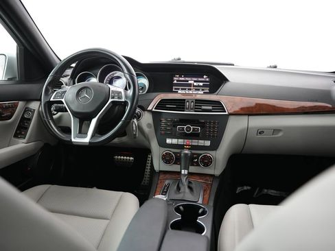 Used 2012 Mercedes-Benz C 300 4MATIC Sedan w/ Premium 1 Pkg image 10